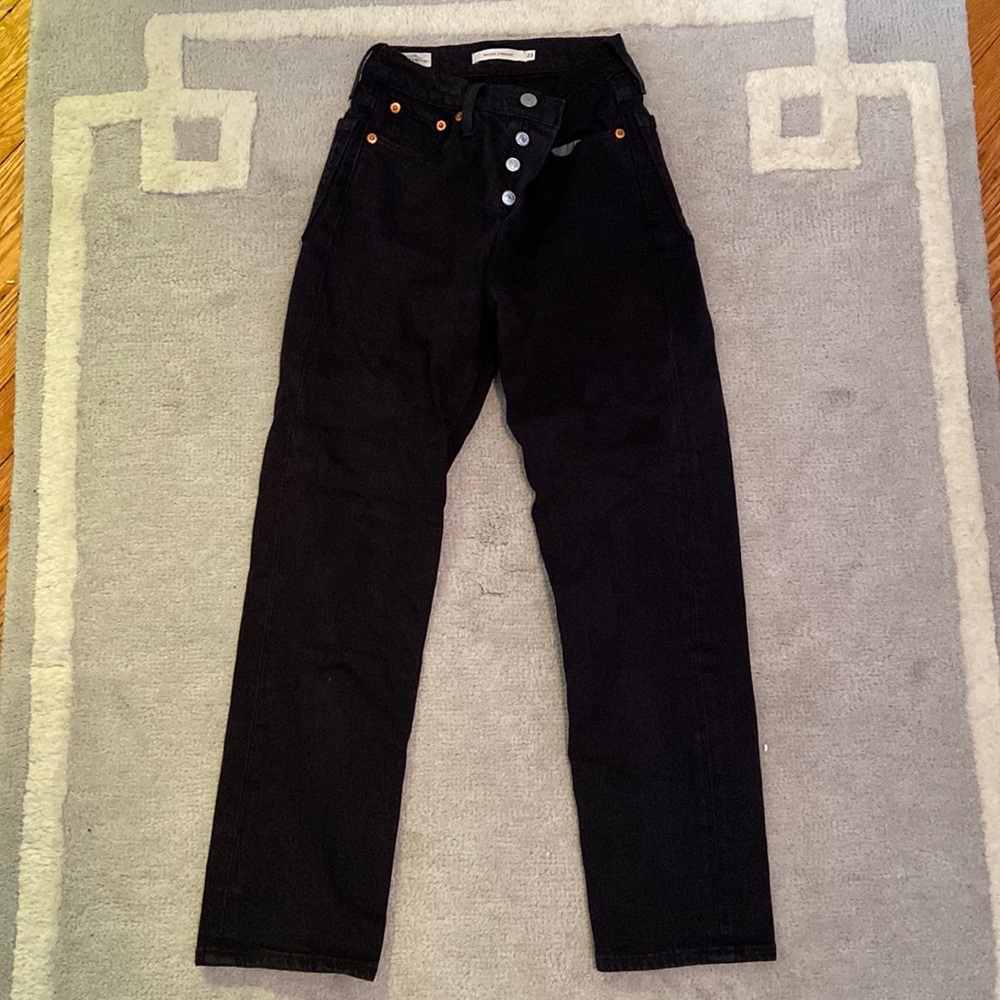 Levi’s Black wedgie straight jeans